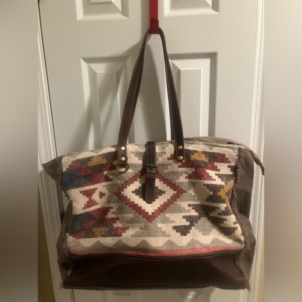 Large Myra weekender bag NWOT
